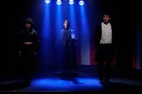 柿喰う客 FULL CONTACT「愉快犯」より。（撮影：サギサカユウマ）