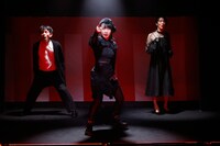 柿喰う客 FULL CONTACT「愉快犯」より。（撮影：サギサカユウマ）