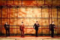 紀伊國屋ホール開場60周年記念公演 KOKAMI@network vol.20「朝日のような夕日をつれて2024」より。（撮影：田中亜紀）