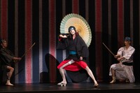 「ミュージカル『刀剣乱舞』 和泉守兼定 堀川国広 山姥切国広 参騎出陣 ～八百八町膝栗毛～」より。