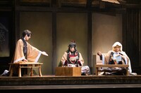 「ミュージカル『刀剣乱舞』 和泉守兼定 堀川国広 山姥切国広 参騎出陣 ～八百八町膝栗毛～」より。