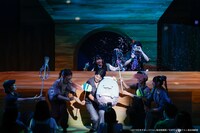 夏休み！オン・ステージ「パペットミュージカル すみっコぐらし とびだす絵本とひみつのコ」より。（撮影：佐藤薫）(c)2019日本すみっコぐらし協会映画部／日本すみっコぐらし協会演劇部