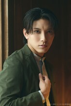 泰江和明扮する楊眠。