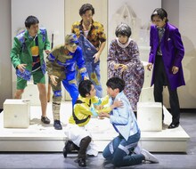 Daiwa House Special 地球ゴージャス三十周年記念公演「儚き光のラプソディ」より。（撮影：引地信彦、宮川舞子）
