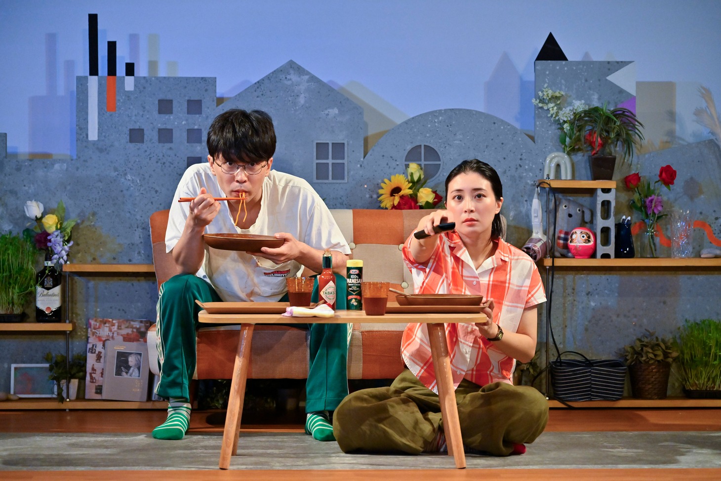 ロロ新作公演「劇と短歌『飽きてから』」より。（撮影：阿部章仁）