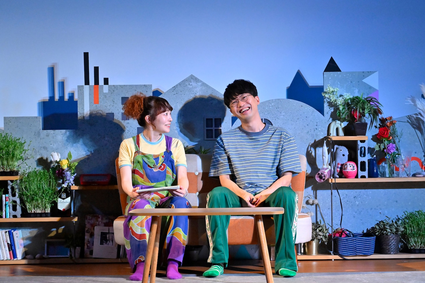 ロロ新作公演「劇と短歌『飽きてから』」より。（撮影：阿部章仁）