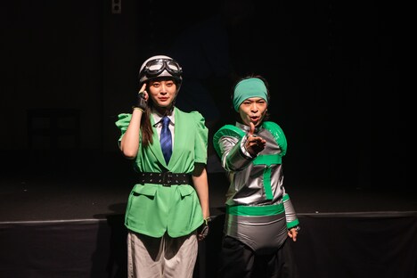 パフォーマンスユニットTWT「セント・メグル・タイム～ぼくらの時空転々記～」より。