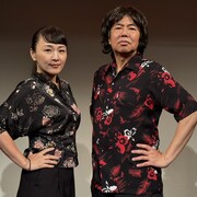左から桑原裕子、入江雅人。