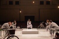 月刊「根本宗子」第19号「共闘者」より。（撮影：Masayo）