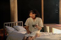 MITAKA“Next”Selection 25th 参加公演 かるがも団地 第9回本公演「三ノ輪の三姉妹」より。（撮影：中嶋千歩、古戸森陽乃）