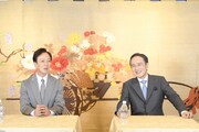 左から坂東玉三郎、片岡仁左衛門。