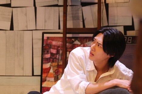 舞台「MY ROOM IS MINE!!」より。（撮影：金子裕美）