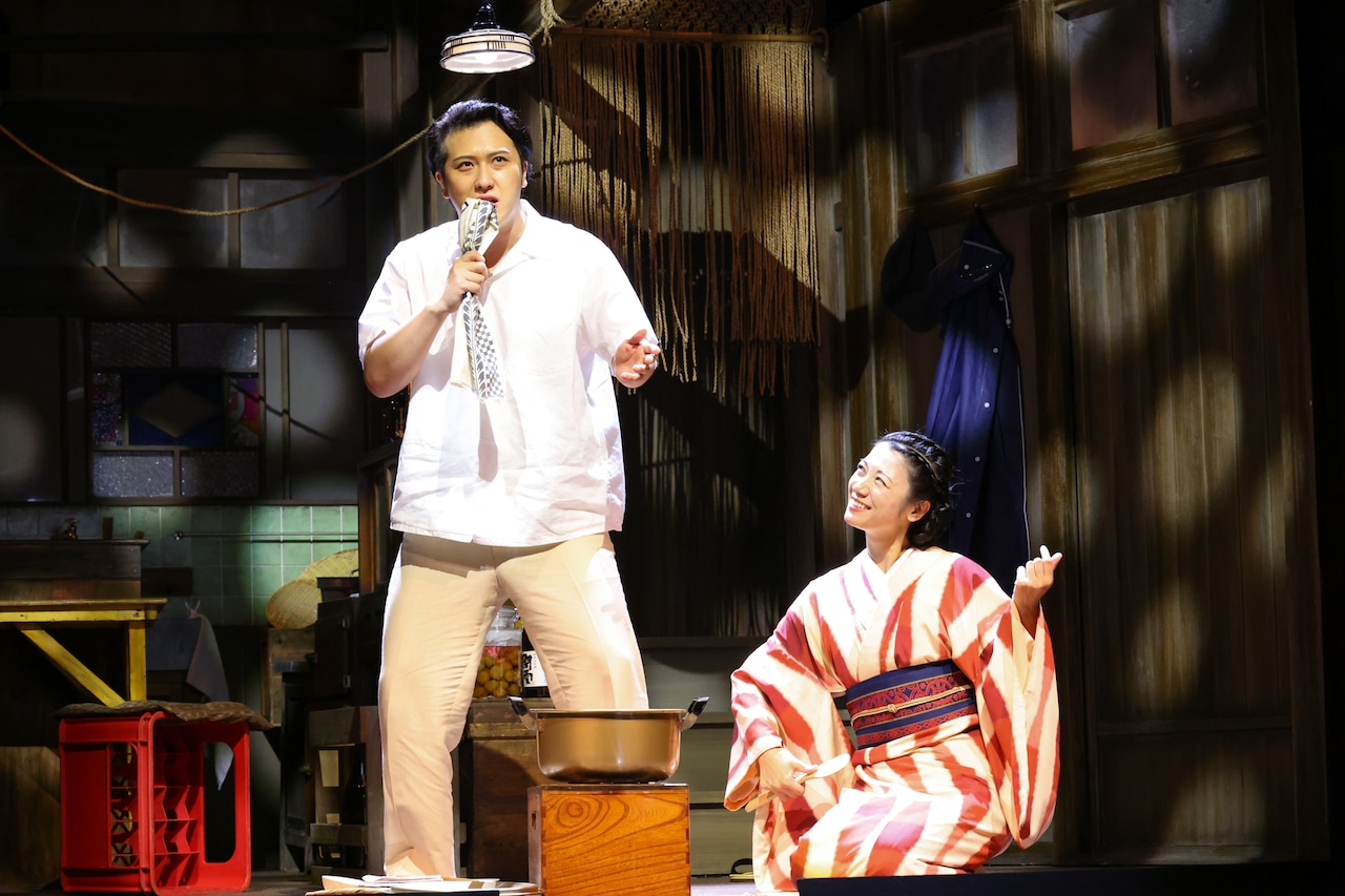 尾上松也＆瀧内公美が駆け落ちカップルに、“濃密な6人芝居”「夫婦パラダイス」開幕