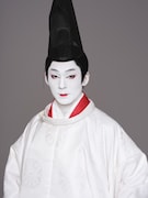 市川染五郎扮する光源氏。(撮影:岡本隆史)