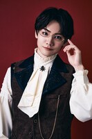 馬越琢己扮するコナー。