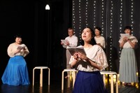 青☆組「青色文庫 -其五、夜長月の童話集-」より。（撮影：伊藤華織）