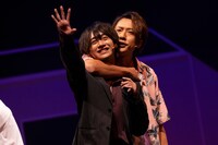 舞台「甘美なる誘拐」より。