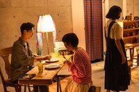 焚きびび no.1「溶けたアイスのひとしずくの中にだって踊る私はいる」より。（撮影：高木陽春）