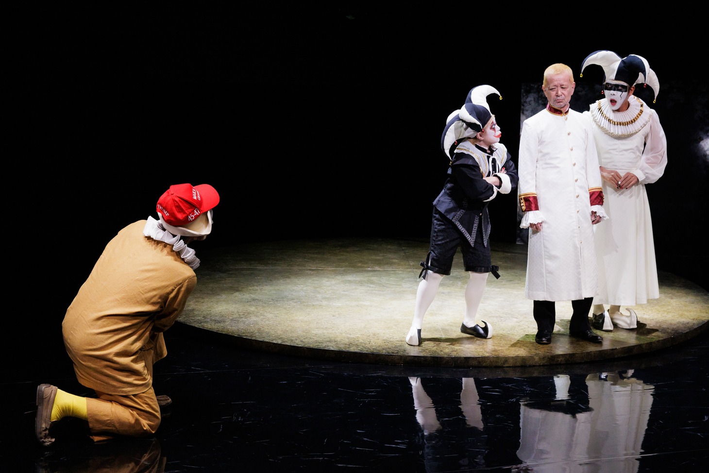 オペラシアターこんにゃく座 オペラ「リア王」新作初演より。（撮影：前澤秀登）