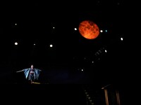 東京芸術祭 2024 東京芸術劇場 Presents 木ノ下歌舞伎「三人吉三廓初買」（第一幕）より。（撮影：細野晋司）