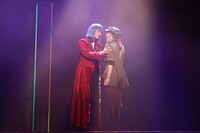 「ミュージカル『七色いんこ』」より。（撮影：佐藤薫）