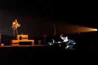 兵庫県立ピッコロ劇団第80回公演 尼崎市第8回「近松賞」受賞作品「宇宙に缶詰」より。（撮影：森口ミツル）