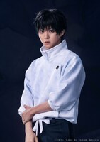 小越勇輝扮する乙骨憂太。