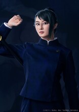 高月彩良扮する禪院真希。