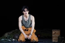 モチロンプロデュース「ボクの穴、彼の穴。W」井之脇海×上川周作のボクチームによる公演の様子。（撮影：田中亜紀）