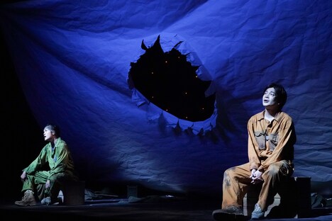 モチロンプロデュース「ボクの穴、彼の穴。W」ボクチームの公演の様子。(撮影:田中亜紀)