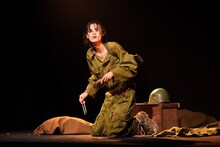 モチロンプロデュース「ボクの穴、彼の穴。W」窪塚愛流×篠原悠伸の彼チームによる公演の様子。（撮影：田中亜紀）