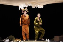 モチロンプロデュース「ボクの穴、彼の穴。W」窪塚愛流×篠原悠伸の彼チームによる公演の様子。（撮影：田中亜紀）