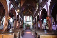 天井の高さや装飾、光の取り込みなど、祈りの空間の設え。聖ザビエル天主堂（明治村）。