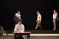 直近の劇団公演「イキウメ『奇ッ怪 小泉八雲から聞いた話』」より。（撮影：田中亜紀）