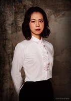 長尾純子扮する萩尾先生。