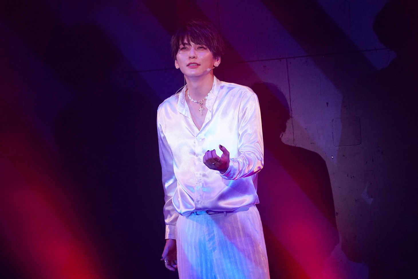 「Blue Spark Show ～ALTAR BOYZ Team Sparkがダンス＆ボーカル＆アクトで織りなす煌めきの夢GALAXY!!～」より。