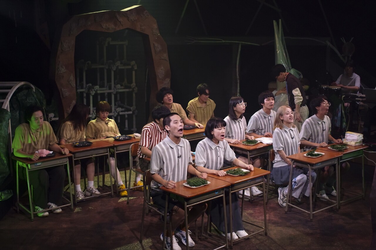 すみだパークシアター倉に“恐竜の学校”が立ち上がる、南極ゴジラの新作公演がスタート