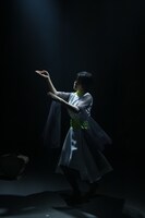 「妖精大図鑑『魔女の一撃』」より。（撮影：福本剛士）