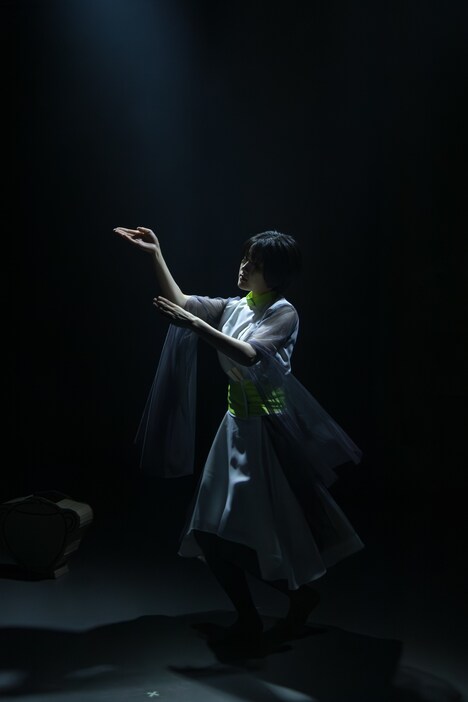 「妖精大図鑑『魔女の一撃』」より。（撮影：福本剛士）