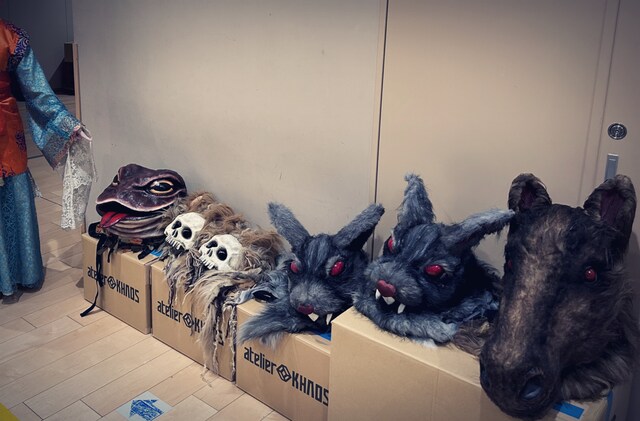 ずらりと並ぶ、魑魅魍魎。見慣れるとカワイイかもしれない。