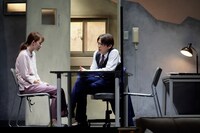 ウォーキング・スタッフ プロデュース「舞台版 嫌われる勇気」より。（撮影：武藤奈緒美）