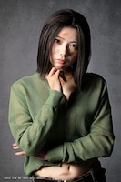 藍染カレン扮する甘茶藤子。