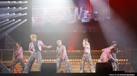 ライブステージ「BACK TO THE MEMORIES PART4」より。