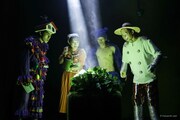 壱劇屋本公演 大阪東京ツアー「トモダチガーデン」より。(撮影:河西沙織)
