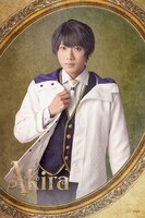 大森夏向扮する真木晶（賢者）。