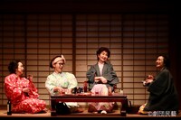 劇団民藝「ミツバチとさくら」より。