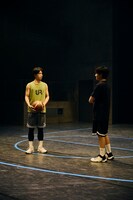 Uzume 第12回公演「『あの春は、いつまでも青い』-永南高校バスケットボール部-」より。