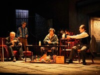 「海をゆく者」より。（2023年製作：パルコ / 撮影：細野晋司）