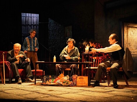 「海をゆく者」より。（2023年製作：パルコ / 撮影：細野晋司）