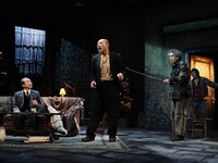 「海をゆく者」より。（2023年製作：パルコ / 撮影：細野晋司）